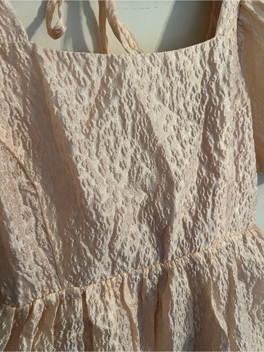 STORIA Textured babydoll Puff Sleeve Mini Dress conch Pink Sz Medium - Picture 3 of 8